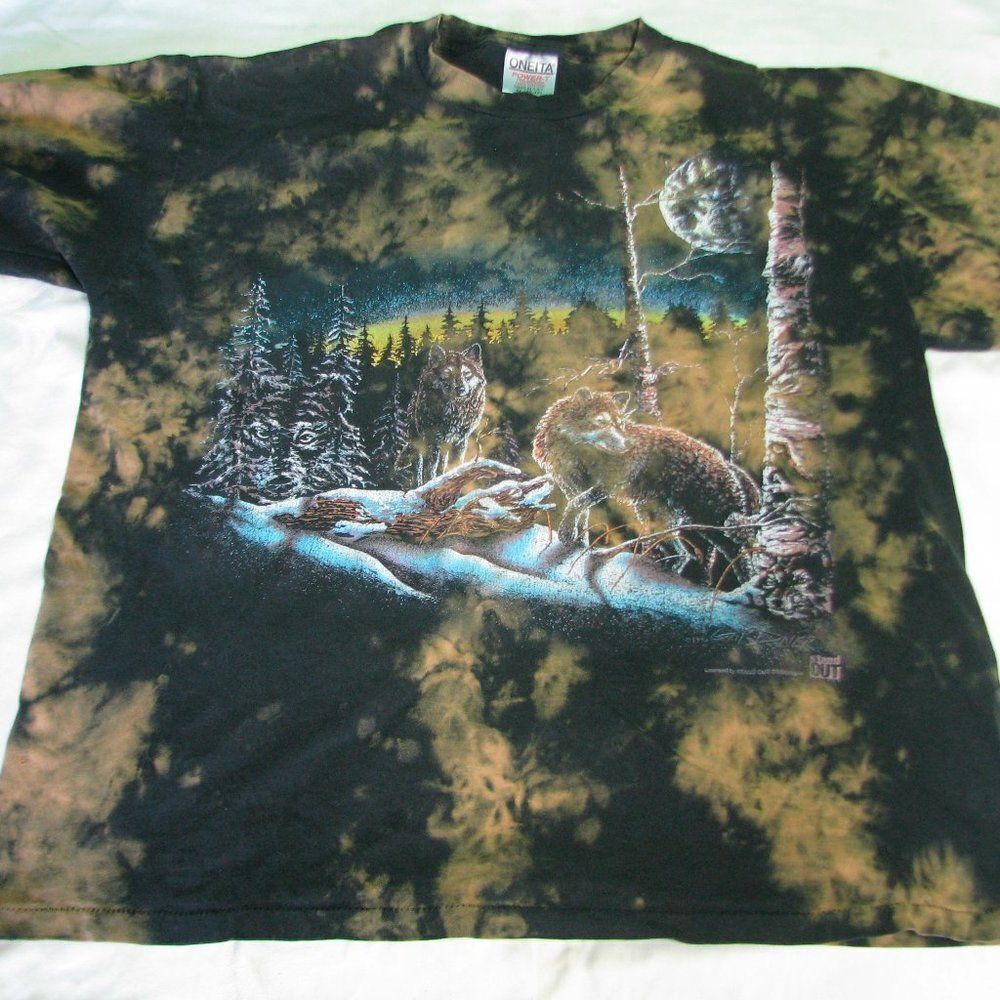 Vintage Stand Out Wolves Winter Landscape T-Shirt
